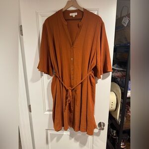 Pleated short sleeve dress